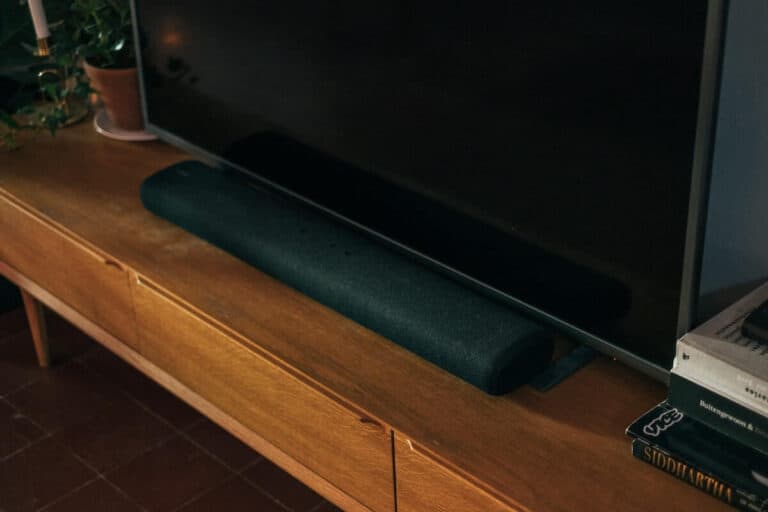 Soundbar vs Speakers: What’s the Difference?